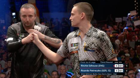 60% Doppelquote reichen Pietreczko nicht - denn Ritchie Edhouse hat ein besseres Timing und die Highfinishes auf seiner Seite. Die Highlights des Achtelfinals.