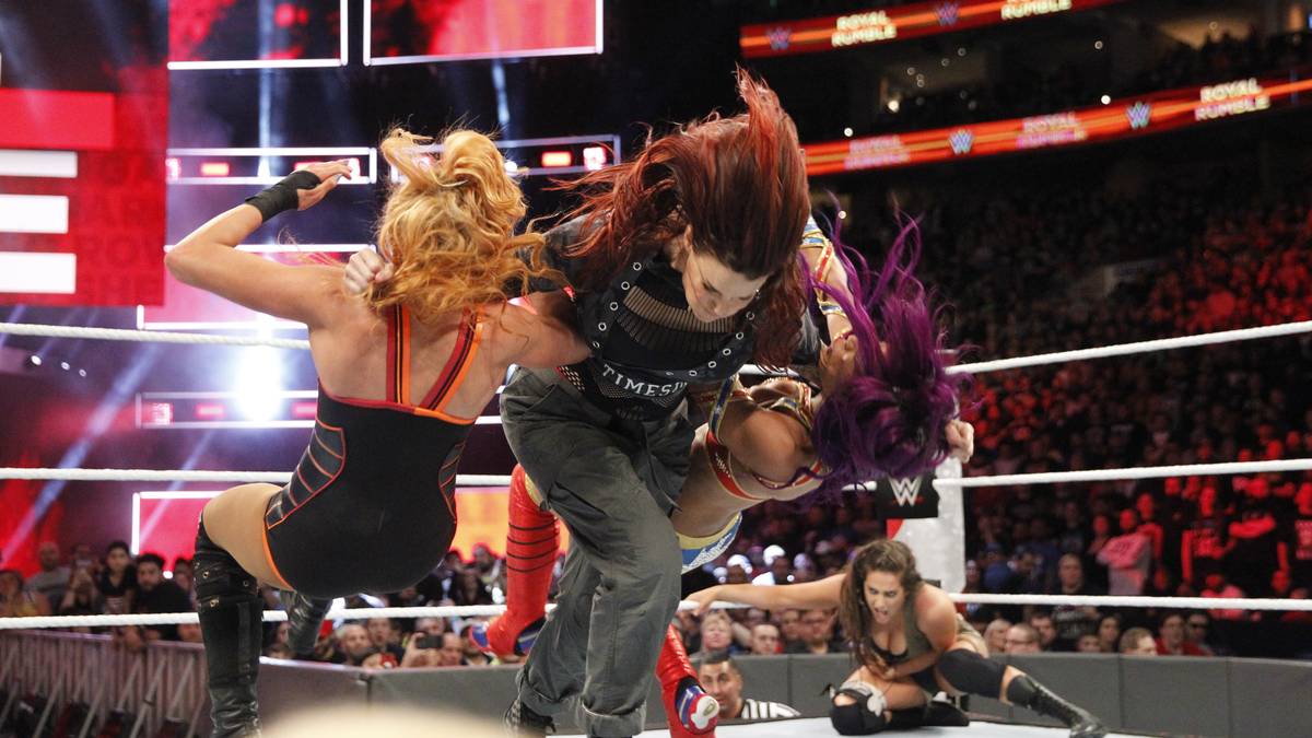 Überraschungsauftritte gibt es auch hier: Die legendäre Lita schaut rein und streckt ihre Erbinnen nieder