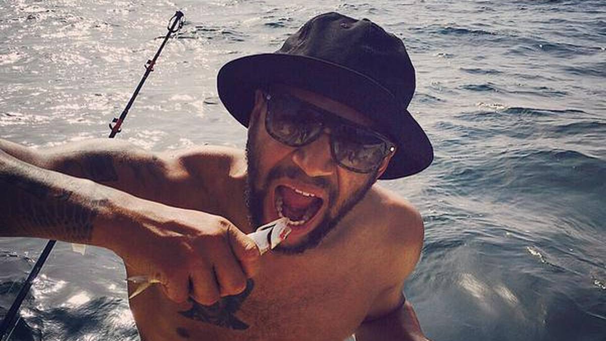 Terrence Boyd von RB Leipzig versucht sich beim Hochseeangeln. Die dicken Fische sind es zwar nicht, die er dabei an Land zieht, aber sein Heißhunger ist enorm