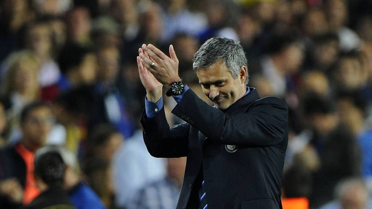 "The Special One" gewinnt den ersten Schlagabtausch 3:1. Guardiola beklagt im Anschluss die Anreise-Bedingungen seines Teams: Weil eine Aschewolke nach dem Ausbruch des Vulkans Eyjafjallajökull auf Island den gesamten Flugverkehr über Europa für mehrere Tage lahmlegt, muss der Barca-Tross die Reise von knapp 1000 Kilometern nach Mailand im Bus zurücklegen