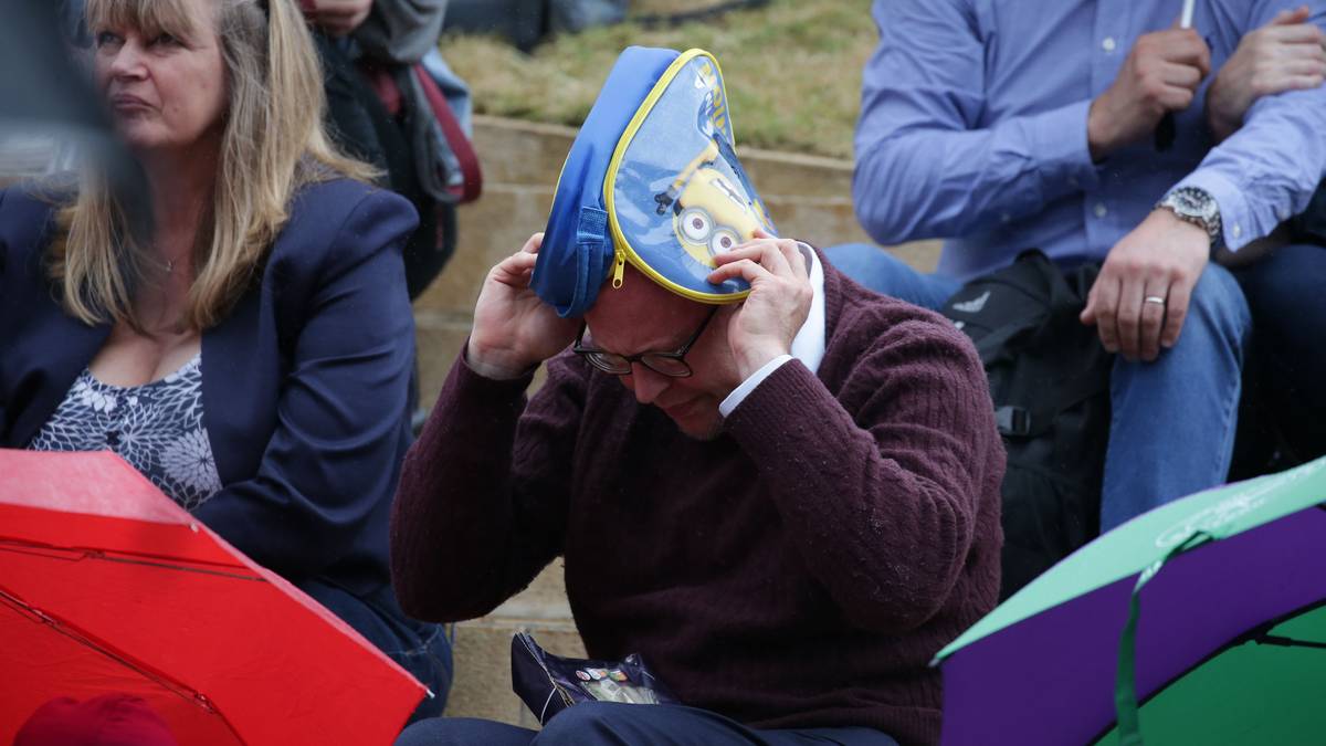 Also schnell die Minions-Tasche auf den kahlen Kopf gesetzt...