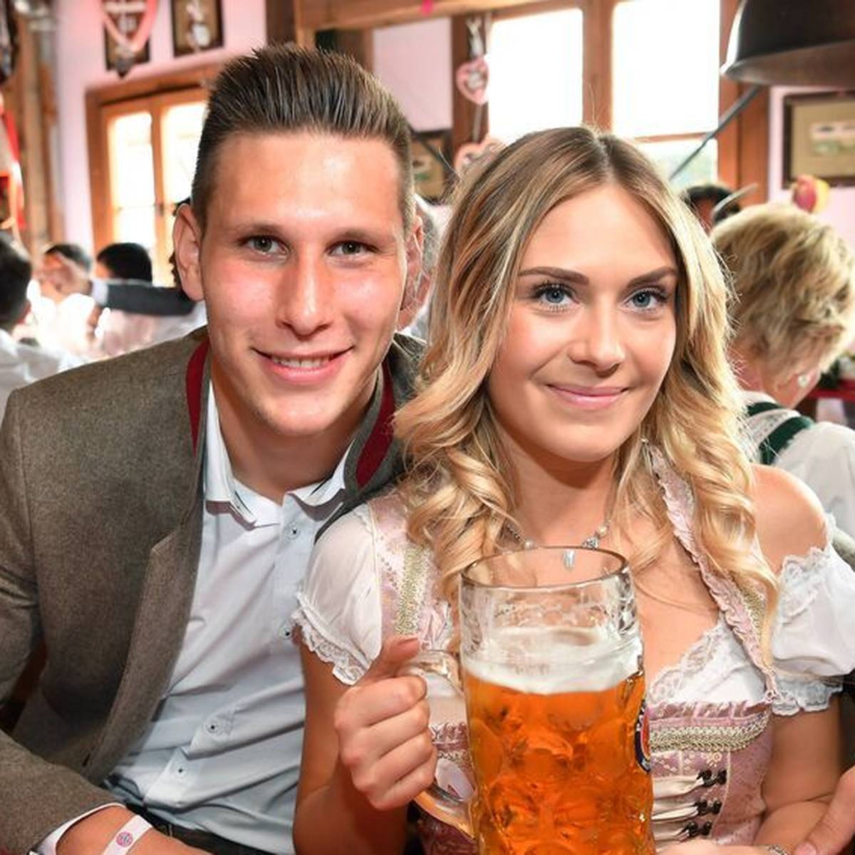 Fc Bayern Nationalspieler Niklas Sule Wird Erstmals Vater