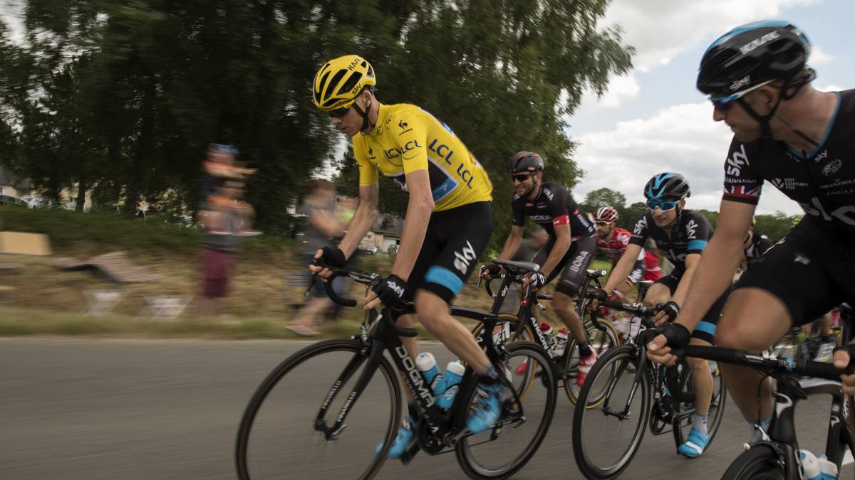 2015 beispielsweise ließ Froome am Schlussanstieg die Muskeln spielen - auch wenn er den Sieg dann jemand anderem überließ