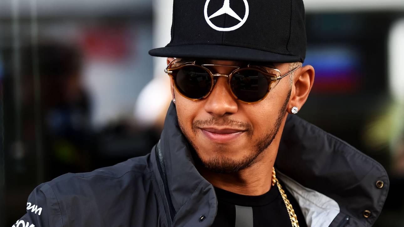 Hamilton cruist durch sein Domizil