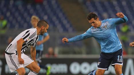 Miroslav Klose (r.) scheidet mit Lazio Rom aus