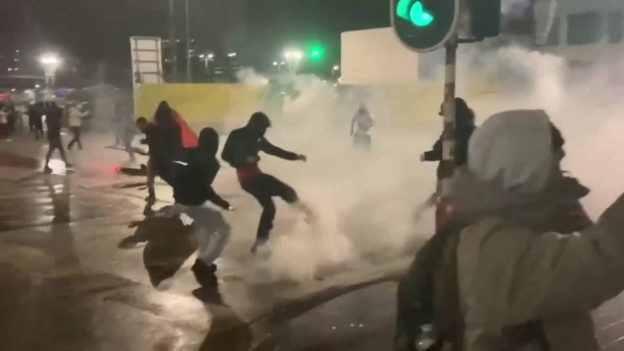 Marokkanische Fans liefern sich in Brüssel Straßenschlacht mit der Polizei