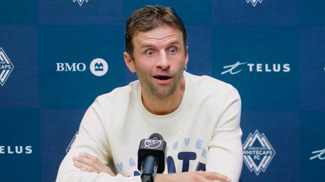Der Whitecaps-Star sorgt für Schlagzeilen: Denn Thomas Müller plaudert auf der Pressekonferenz eine wichtige Info aus, die noch gar nicht publik war.