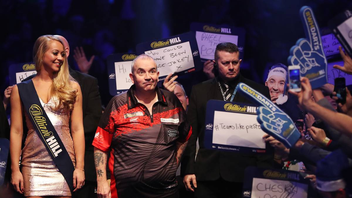 Bei der WM geleitete Zaat unter anderem Legende Phil Taylor...