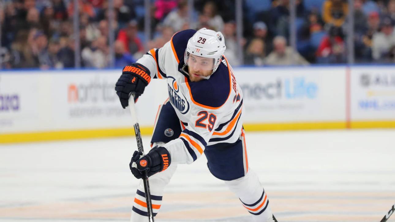 Edmonton Oilers v Buffalo Sabres