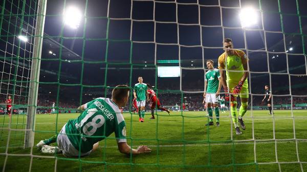 Werder Bremen v FC Bayern Muenchen - DFB Cup
