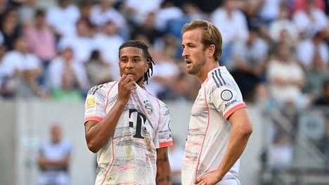 Harry Kane erzielt gegen die TSG Hoffenheim erneut einen Hattrick. Auf seinem von den Mitspielern unterschriebenen Ball sticht vor allem eine Forderung von Michael Olise heraus. 