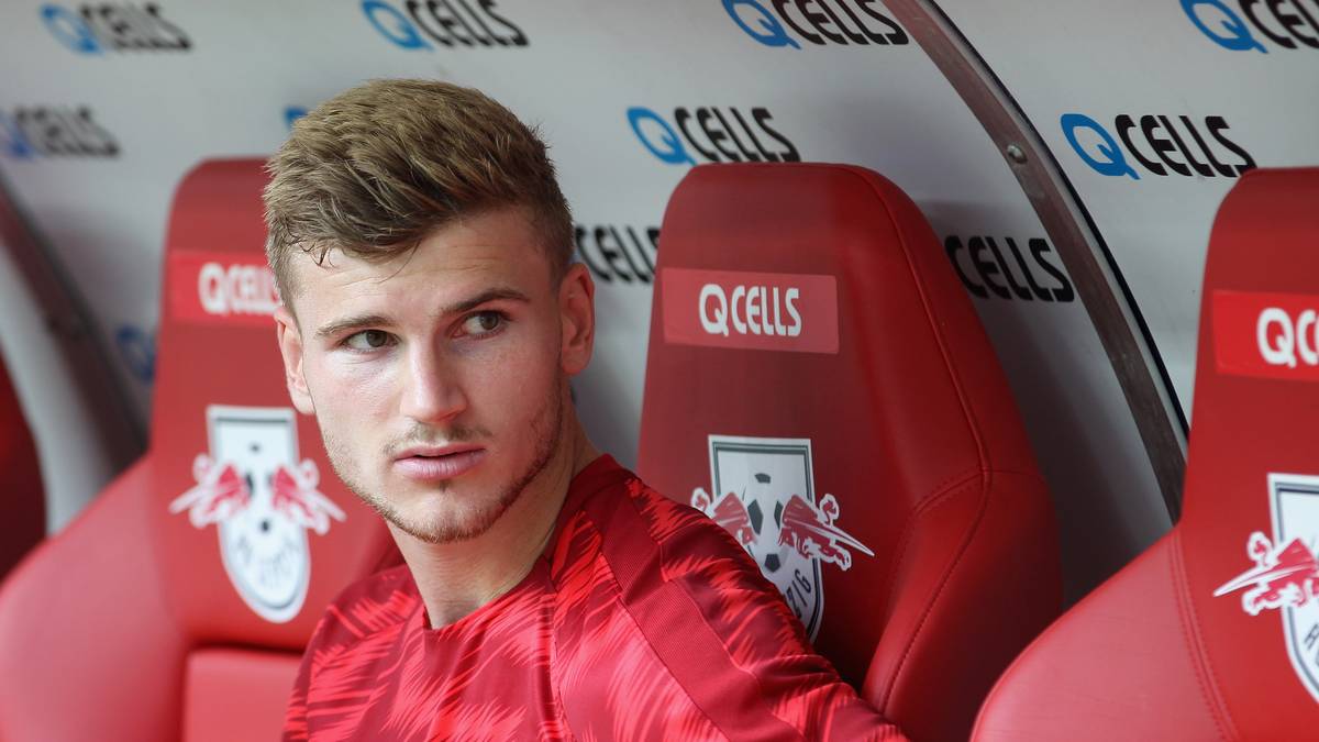 Eine "günstigere" deutsche Alternative wäre Timo Werner. Der 22-Jährige versicherte zwar zuletzt in der „Sportbild”, dass er auf jeden Fall noch ein Jahr unter Julian Nagelsmann spielen wolle, dem neuen Leipzig-Trainer ab der Saison 2019/20. Einen Wechsel in naher Zukunft schließt er aber nicht aus. Der käme dann, laut eigener Aussage, erst 2020 in Frage