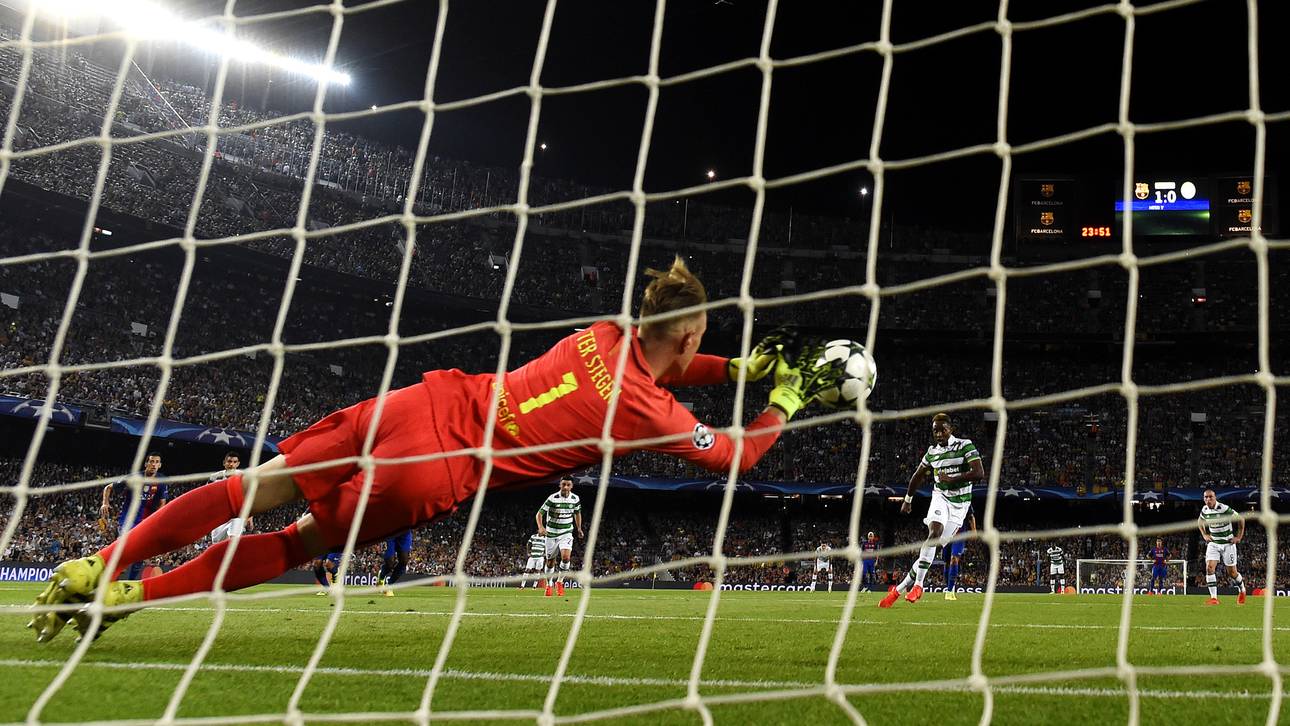 Marc-Andre ter Stegen parierte den Elfmeter von Moussa Dembele