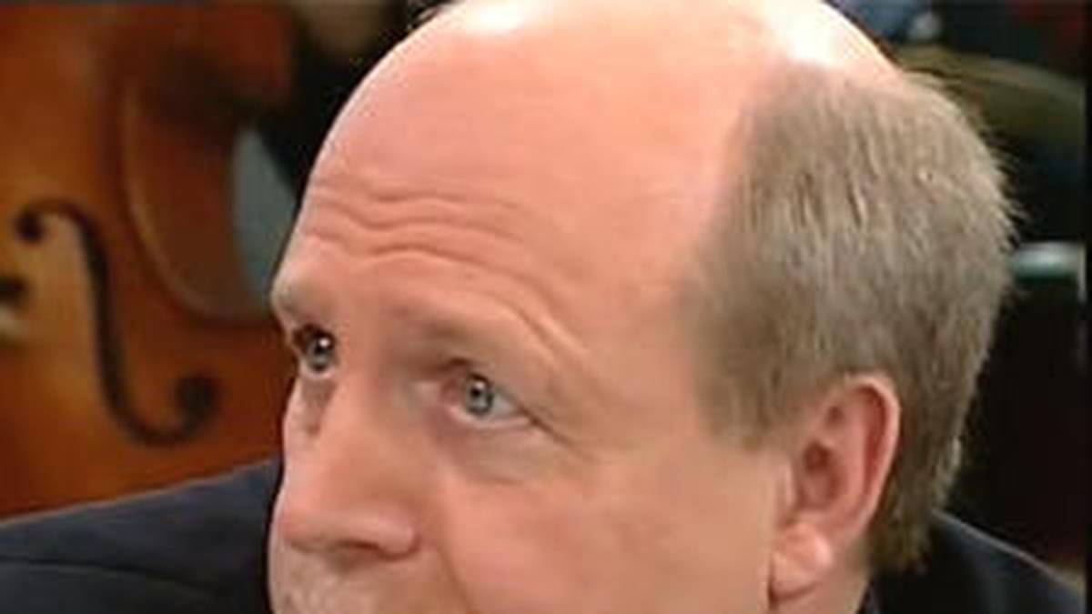 Reiner Calmund, ehemaliger Manager von Bayer Leverkusen, über Udo Lattek: "Wenn der Udo auf der Straße einen Haufen hinmacht, dann sagen die Leute: 'Guck mal, wie gut er da hingeschissen hat. Das qualmt sogar noch."