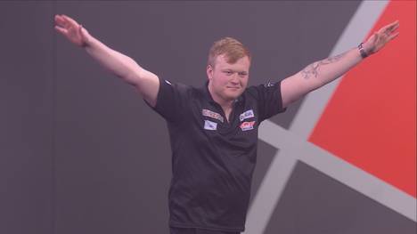 Richie Burnett schlägt den Weltmeister von 1995 der BDO mit 3:2 und steht nun in Runde zwei der Darts-WM