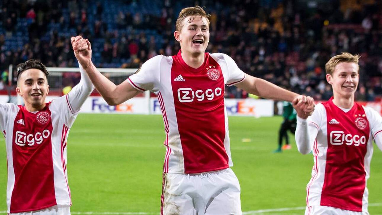 Abdelhak Nouri (links) erlitt 2017 in einem Testspiel einen Herzstill und musste reanimiert werden