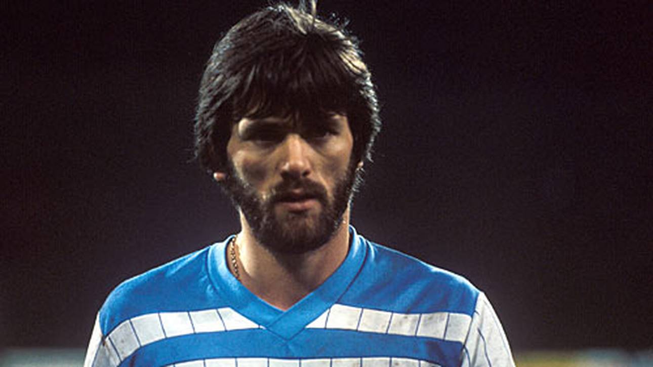 Friedhelm Funkel stieg mit Bayer Uerdingen 1991, 1993 und 1996 in die 2. Liga ab, zwei Mal gelang ihm als Trainer mit seinen Teams der sofortige Wiederaufstieg.