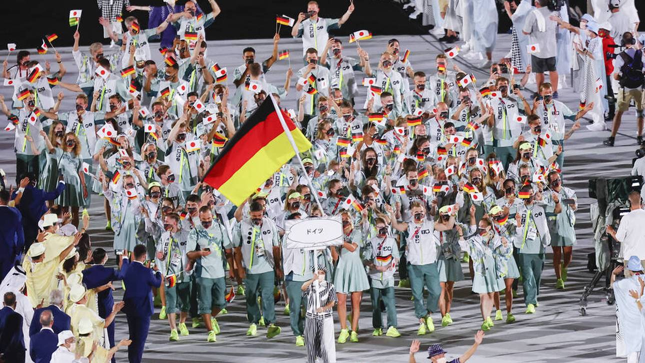 Olympia heute: Duo trägt Fahne