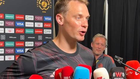 Nach der Niederlage gegen Benfica bei der Klub-WM äußert sich Bayerns Manuel Neuer zur Hitze und zum stumpfen Rasen. Der Keeper setzt zu einem kuriosen Vergleich an.