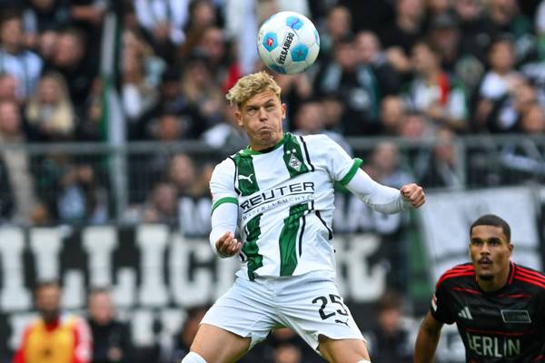 Gladbach verlängert mit Angreifer