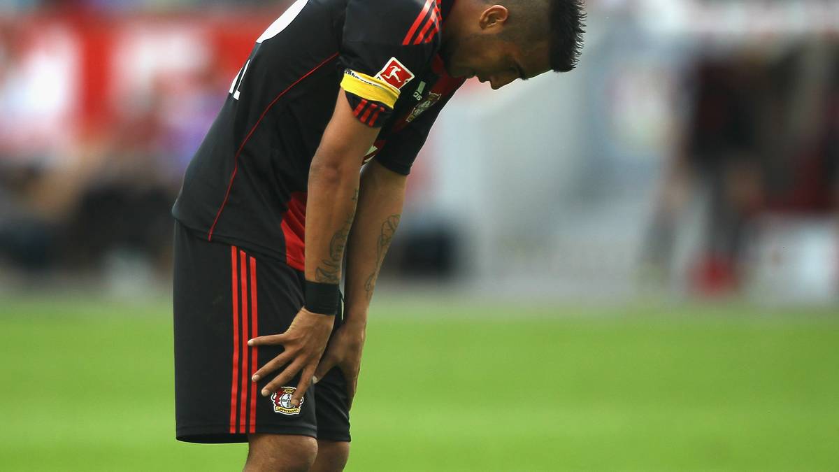 Wenig später ist der Mohawk endgültig geboren. Vidal rasiert sich einen Großteil seiner Haare ab und verleiht seinem Äußeren einen noch imposanteren Ausdruck - passend zu seiner zweikampfbetonten Spielweise, die ihn 2011 zum ersten Mal zu einem Kandidaten für den FC Bayern werden lässt