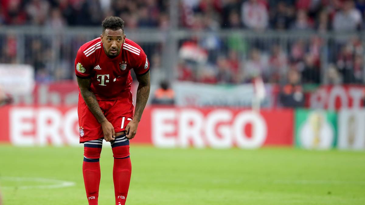 Mit einer bereits vorher angekündigten Party im Münchner Nobelclub P1 am Abend nach dem Spiel gegen den BVB in der Rückrunde sorgt er für Unmut. Bei der Meisterfeier hält er sich merklich zurück, bzw. ist wegen der Hochzeit seines besten Freundes am Abend gar nicht zugegen. Nicht seine Saison. SPORT1-Note: 4,5