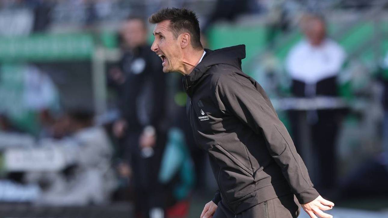 Klose musste zurückgehalten werden