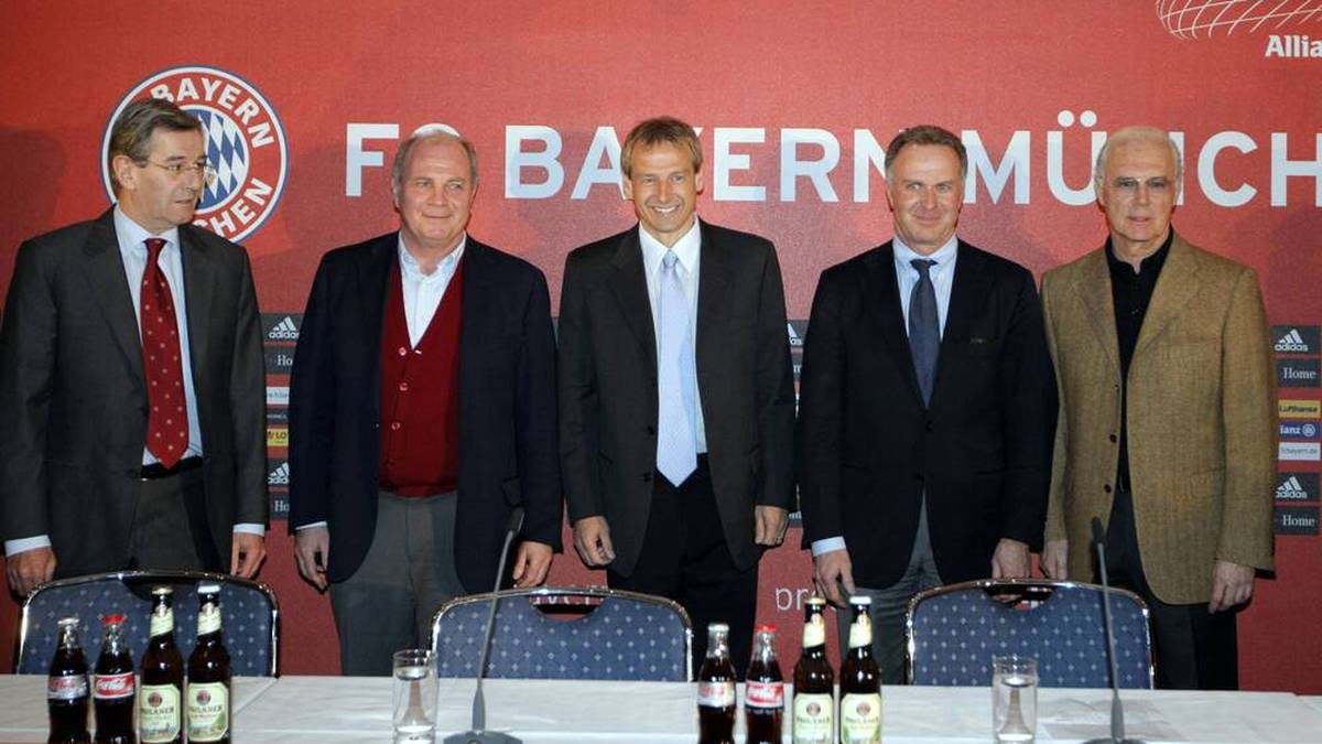 Am elften Januar 2008 wird Jürgen Klinsmann als Nachfolger von Ottmar Hitzfeld für die kommende Saison vorgestellt. Ein großes Missverständnis, wie sich im Nachhinein herausstellt. 