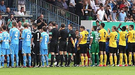 Beim Spiel des Chemnitzer FC bei Dynamo Dresden kam es zu Zwischenfällen 