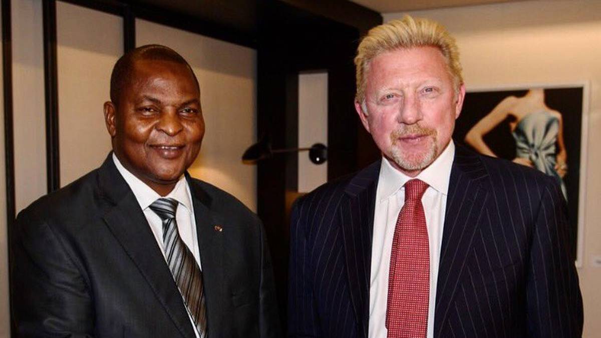 Im Juni dann die nächste kuriose Wendung in Beckers bewegtem Leben: Er will durch diplomatische Immunität einem Insolvenz-Verfahren in England entgehen - er hat sich im April von der Zentralafrikanischen Republik zum "Sport- und Kulturattache in der Europäischen Union" ernennen lassen