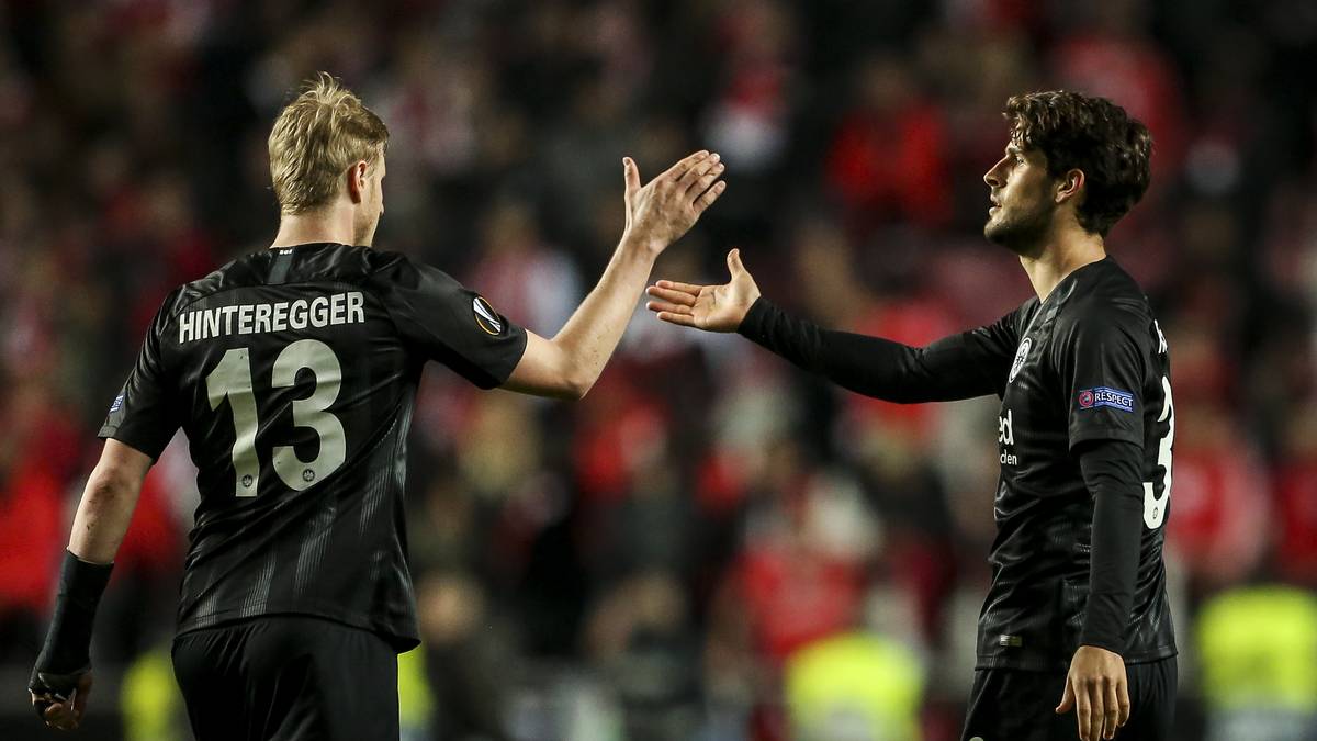 Mit dem Hashtag #FreeHinti versuchen Eintracht-Anhänger die Lage zu ihren Gunsten zu beeinflussen. Nach Informationen der "Frankfurter Neuen Presse" wird das Erfolg haben, eine Einigung bei einer Ablöse zwischen 12 und 15 Millionen Euro erscheint realistisch 