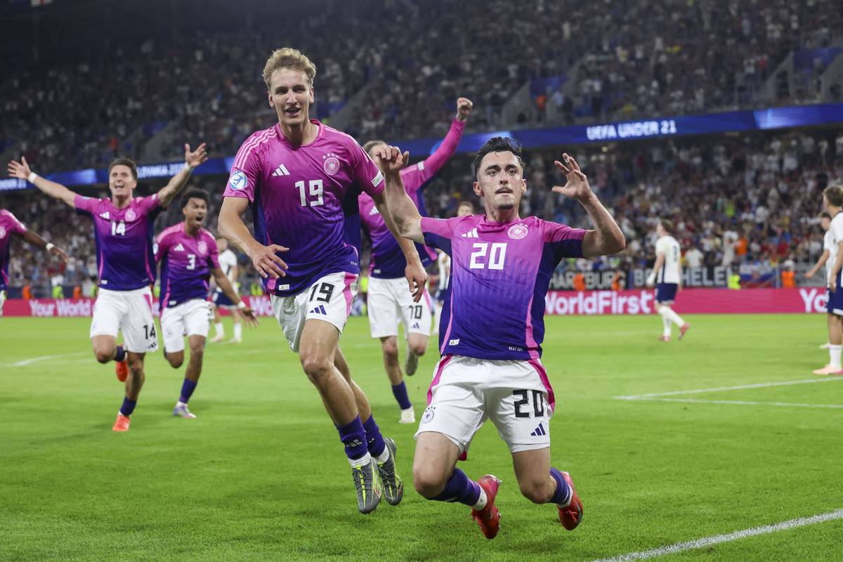 Paul Nebel spielte eine überzeugende Saison im Verein und eine starke U21-EM. Grund genug für seinen Trainer, von einer gigantischen Ablöse zu träumen. 