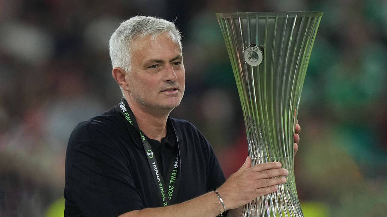 Kurios! Heiratsantrag vor Mourinho