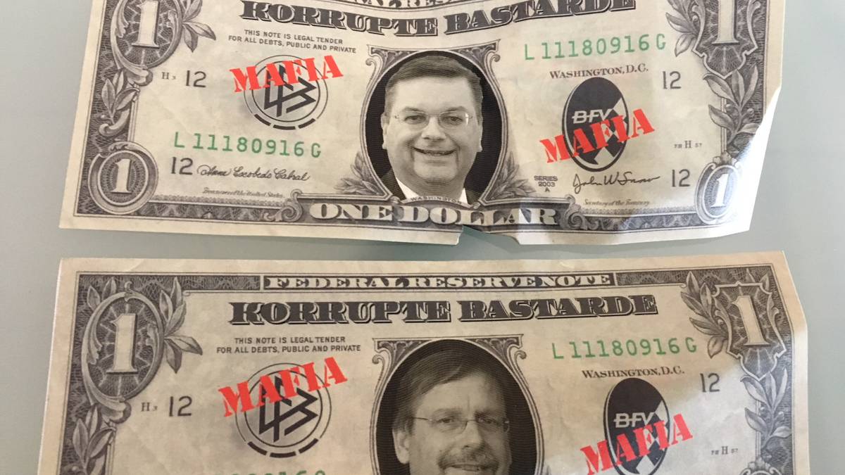 Diese Geldscheine wurden beim Fanprotest in die Luft geworfen