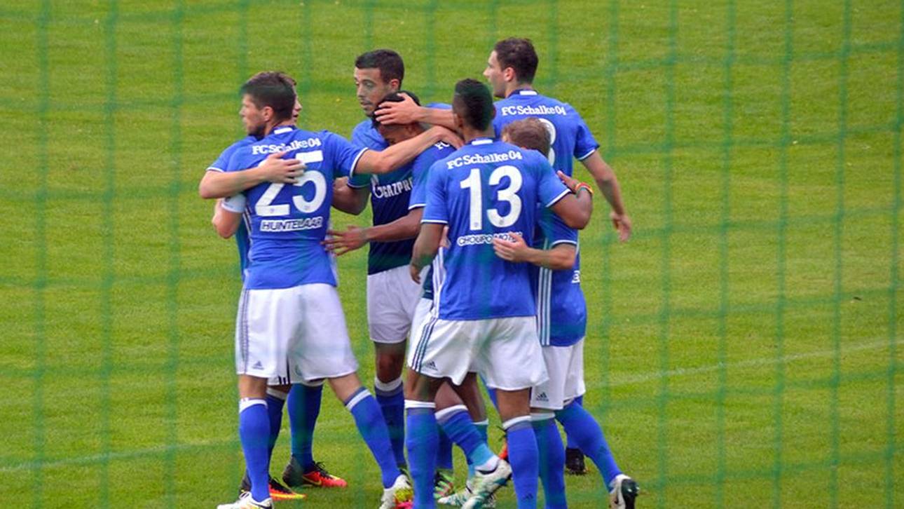 S04 in Torlaune – Gladbach siegt im Elfer-Krimi