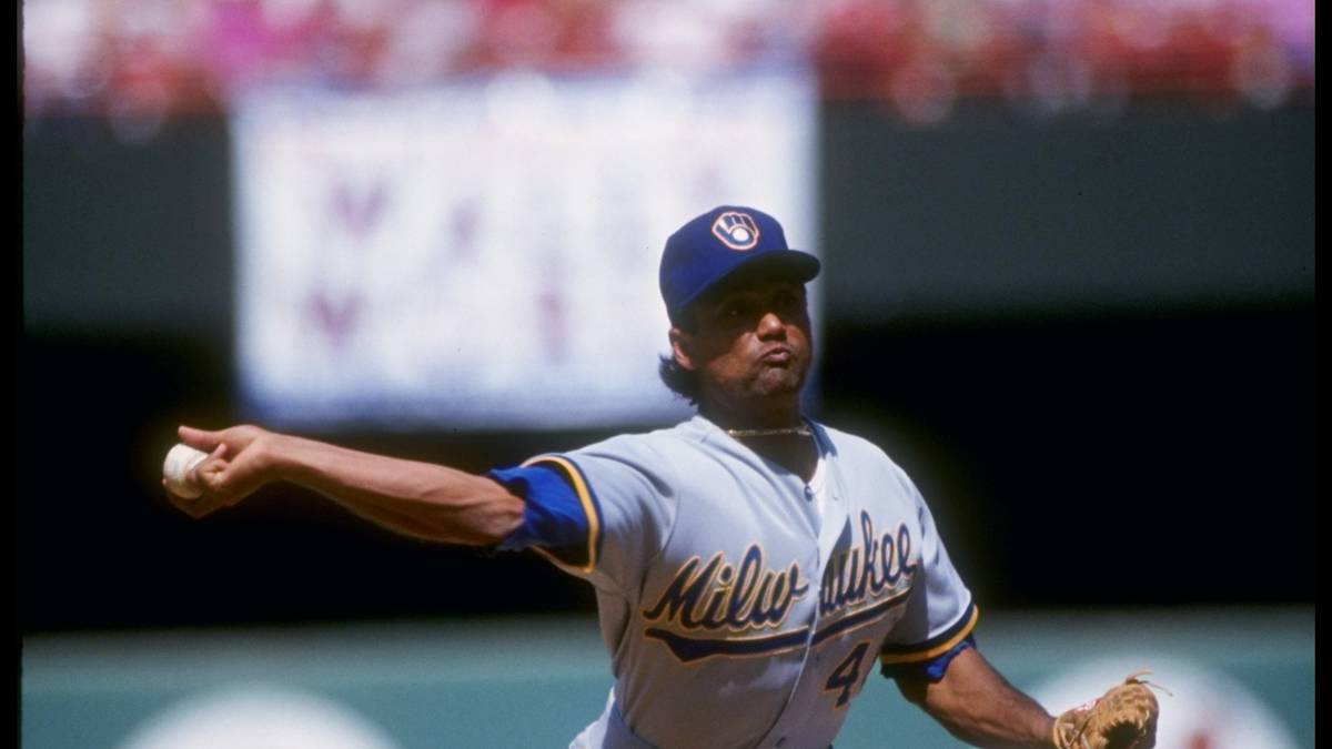 Julio Machado zerschießt sich im wahrsten Sinne des Wortes seine Karriere. Mit 23 Jahren hat er bereits zwei MLB-Jahre auf dem Konto. Im Dezember 1991 gerät er aber in einen Autounfall, in dessen Folge er mit dem anderen Fahrer aneinandergerät und diesen mit einer illegalen Waffe unabsichtlich erschießt. Machado muss für zwölf Jahre hinter Gitter