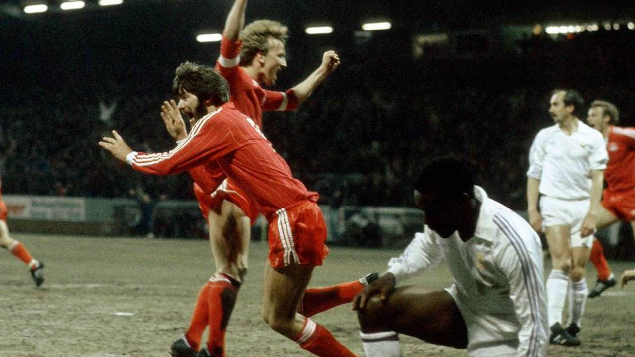 Friedhelm Funkel (vorn) traf doppelt gegen Real Madrid