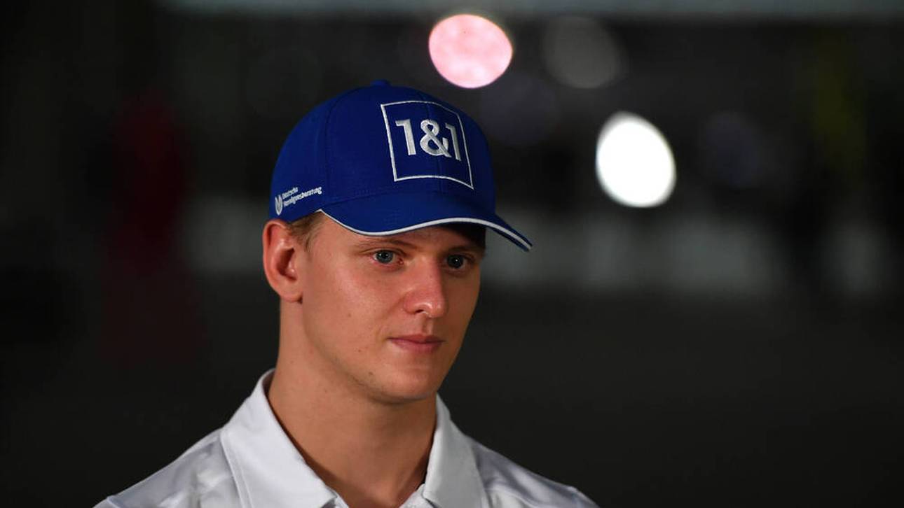 Mick richtet sich an Vater Michael