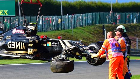 Der Lotus von Pastor Maldonado nach seinem Crash in Spa