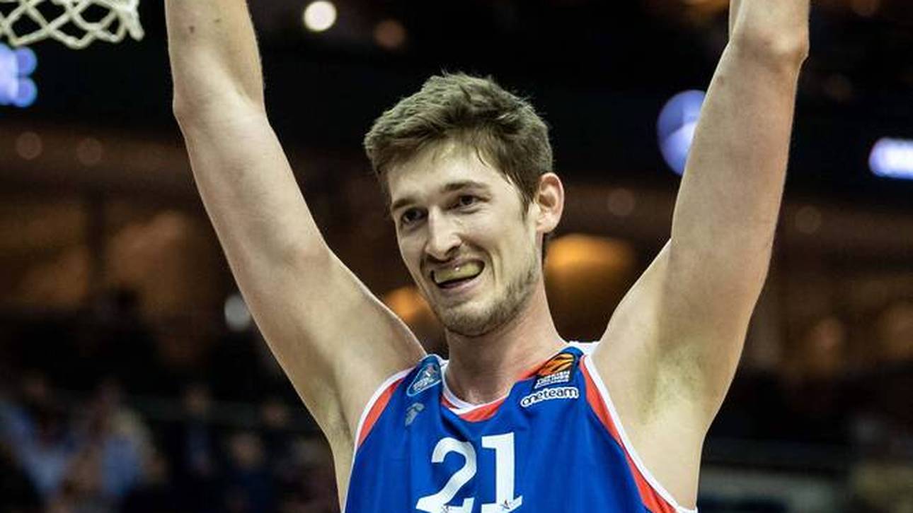 Pleiß gewinnt Euroleague mit Anadolu