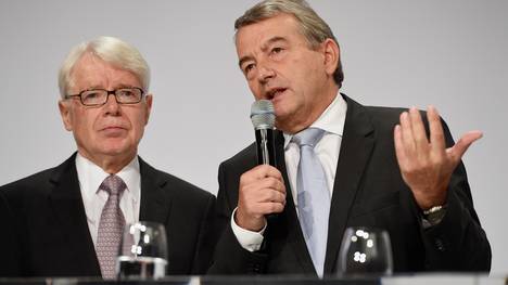 Wolfgang Niersbach (r.) beim Neujahrsempfang der DFL