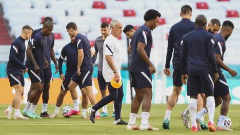 Vor dem Knaller gegen Deutschland warnen sowohl Nationalcoach Deschamps als auch französische Journalisten vor einer bestimmten Qualität der DFB-Elf.