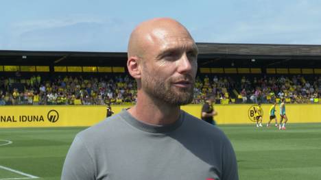 Ole Book äußert sich zu Neuzugang Konstantinos Karetsas und zeigt sich erfreut, ihn künftig beim BVB zu haben.