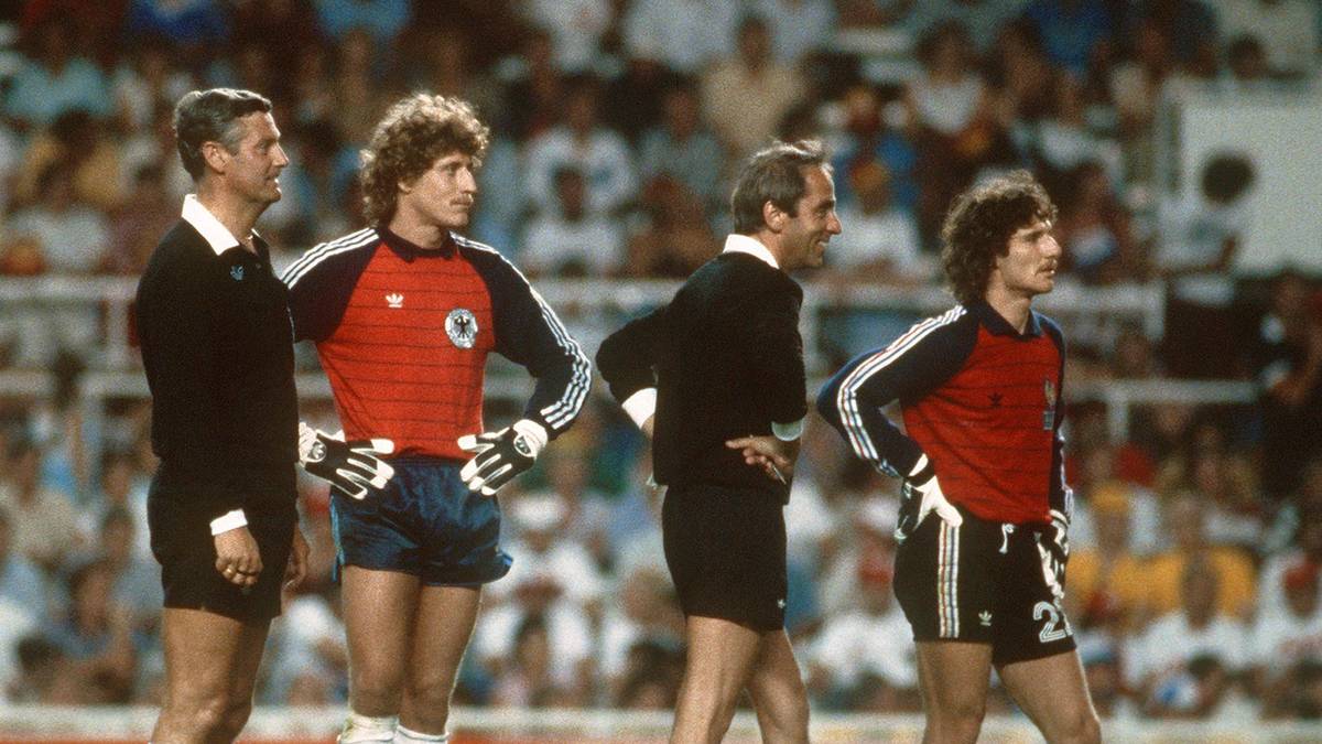 Zum Skandal wurde es durch das anschließende, vollkommen unbeteiligte Verhalten Schumachers. Nach dem Spiel sagte er zudem lapidar: "Dann zahl' ich ihm seine Jacketkronen." L'Equipe titelte daraufhin: "Toni Schumacher, Beruf Unmensch"