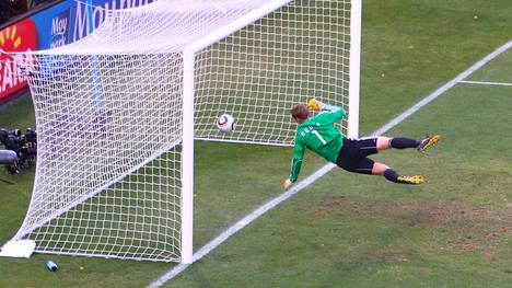 Strittige Szenen wie dieses Nicht-Tor von Frank Lampard gegen Deutschland bei der WM 2010 können am Freitag per Videobeweis geklärt werden