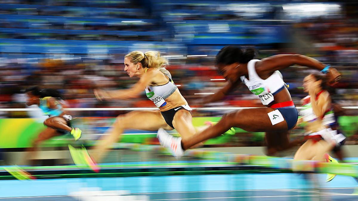 24.07.2020 - 09.08.2020, OLYMPISCHE SPIELE:
Tokio ist zum zweiten Mal Austragungsort für die Olympischen Spiele. Wieder mussten die Sportfans vier Jahre auf das sportliche Großevent warten. Nur die besten Sportler die besten Länder haben sich für die Spiele qualifiziert oder wurden nominiert