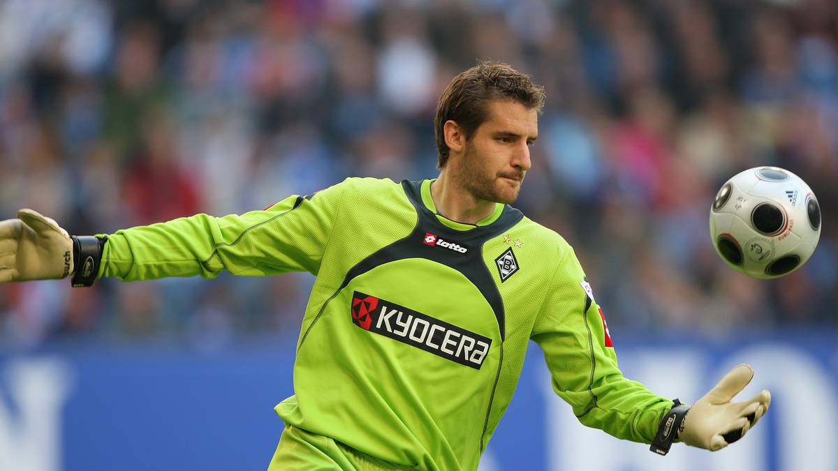 CHRISTOFER HEIMEROTH: Der Keeper ist noch unter heute bei der Borussia unter der Vertrag - inzwischen als Teammanager. 750.000 Euro überwies Gladbach am 1. Juli 2006, zwölf Jahre später hatte Heimeroth 79 Spiele für die erste Mannschaft und acht für die Reserve absolviert