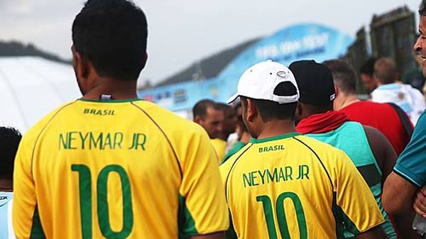 Trotz Verletzung ist Neymar auch in Belo Horizonte allgegenwärtig