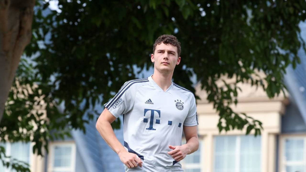 Newsflash: Benjamin Pavard zeigt sich gerührt vom Lob von Uli Hoeneß