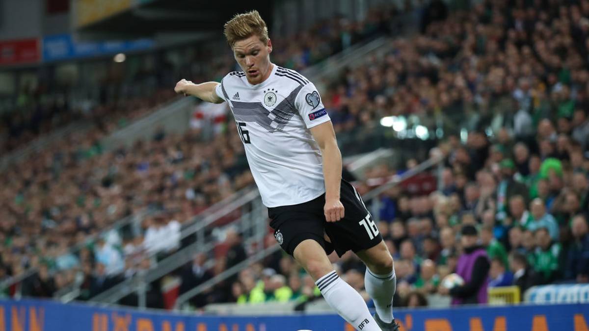 MARCEL HALSTENBERG (28): Der Leipziger ist physisch stark, traf in Nordirland sehenswert. Nun fehlte er (Faserriss im Oberschenkel). Halstenberg ist kein Spieler der Marke Extraklasse, dafür solide. Duelliert sich wohl mit Hector um den Platz als zweiter Linksverteidiger